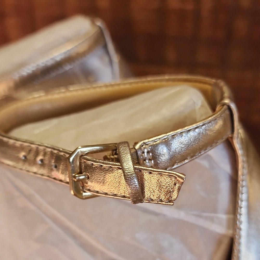 Chic Gold Block Heel Sandals - Picture 6 of 9